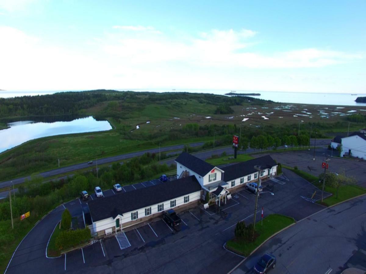 Econo Lodge Inn&Suites Saint John Exterior foto