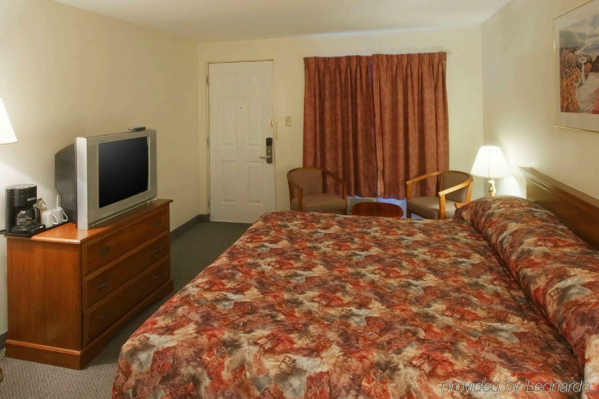 Econo Lodge Inn&Suites Saint John Habitación foto