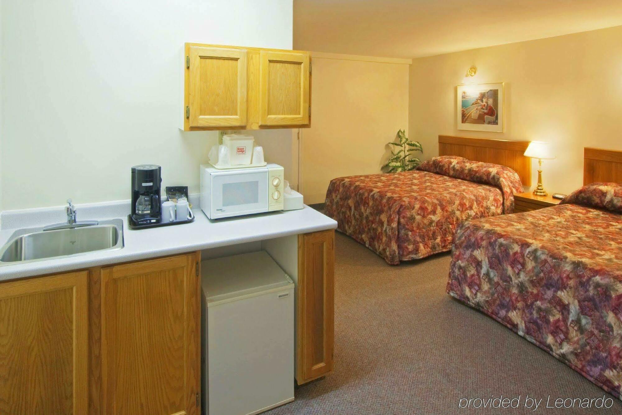 Econo Lodge Inn&Suites Saint John Exterior foto